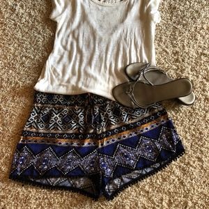 Sweet Wanderer elastic waist shorts size large